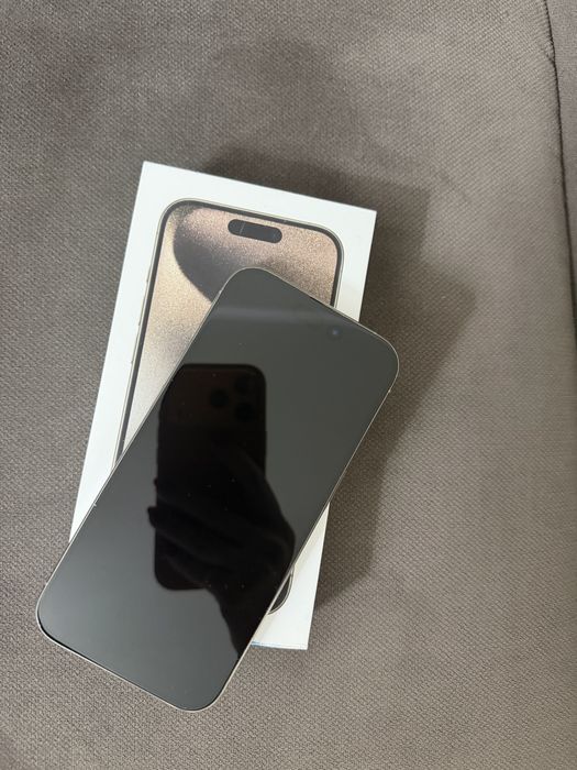 Iphone 15 pro 256, батарея 87%