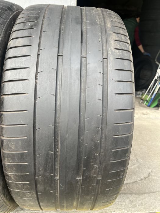 2 бр. летни гуми 275/35/20 Pirelli RSC DOT 3221 3,5 mm