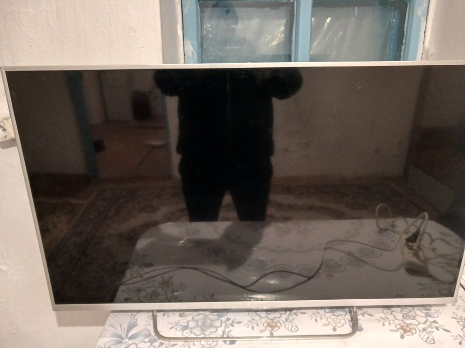 Продаю телевизор Sony цена окончательно 60 тыс