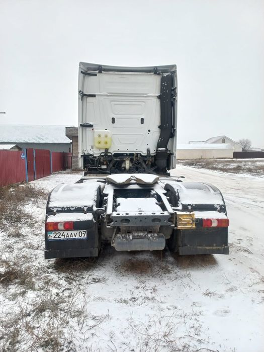 Продам  тягач MERCEDES-BENZ