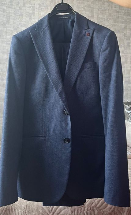 Продам костюм мужской