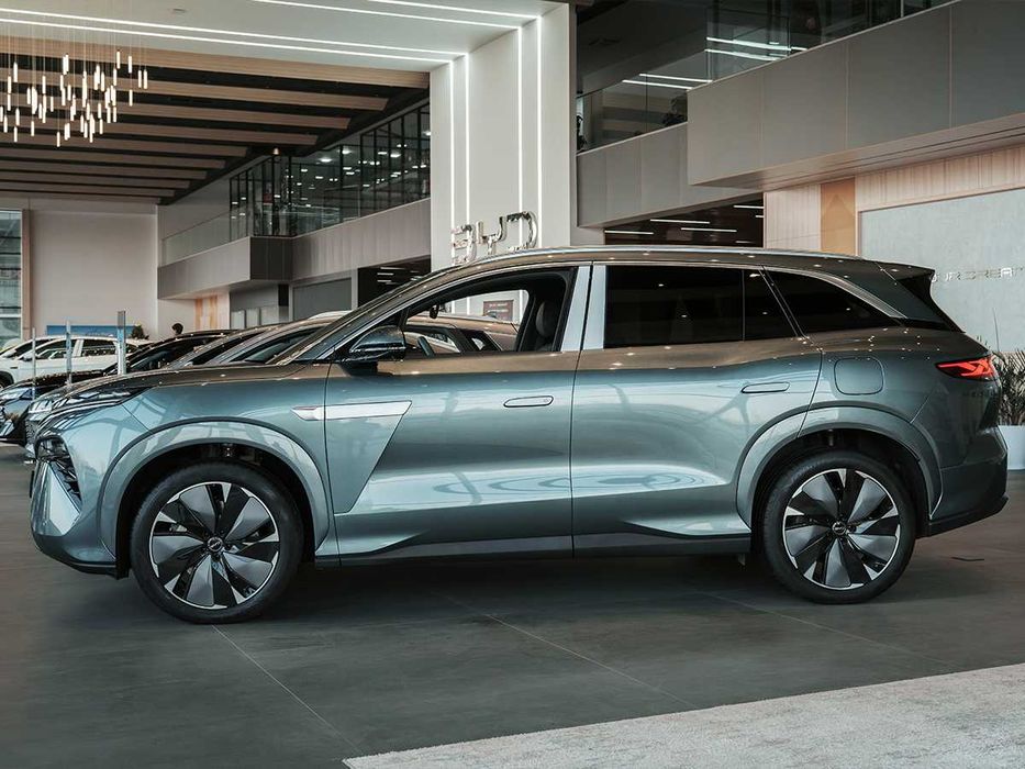 BYD Atto 8 Flagship DM-p