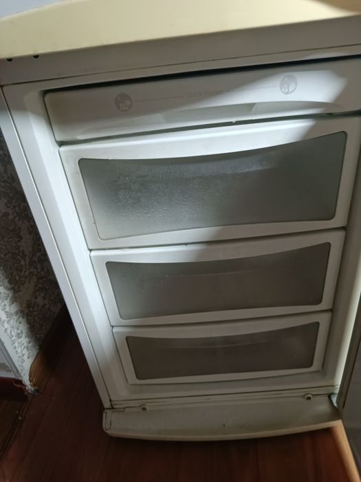 Холодильник.         .