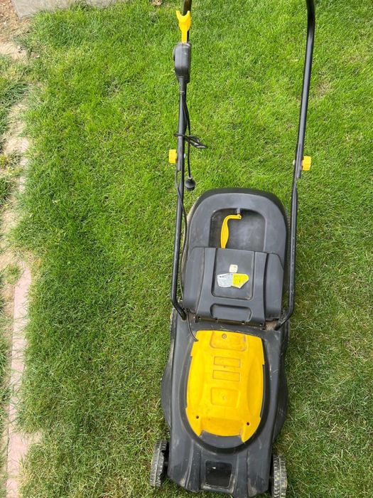 Газонокосилка продам