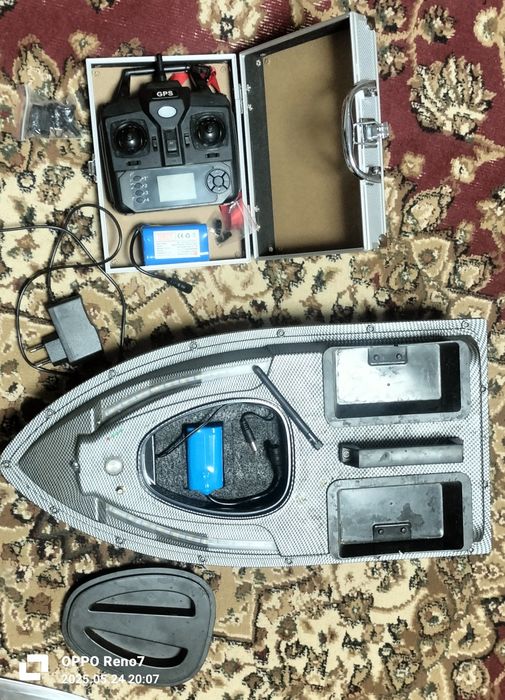 Прикормочный кораблик