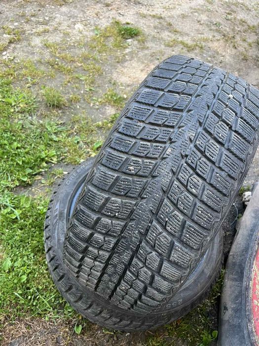 Продавам зимни гуми 255.40.18