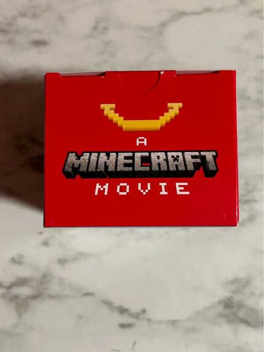Noua jucărie McDonald 's Minecraft "Evoker"