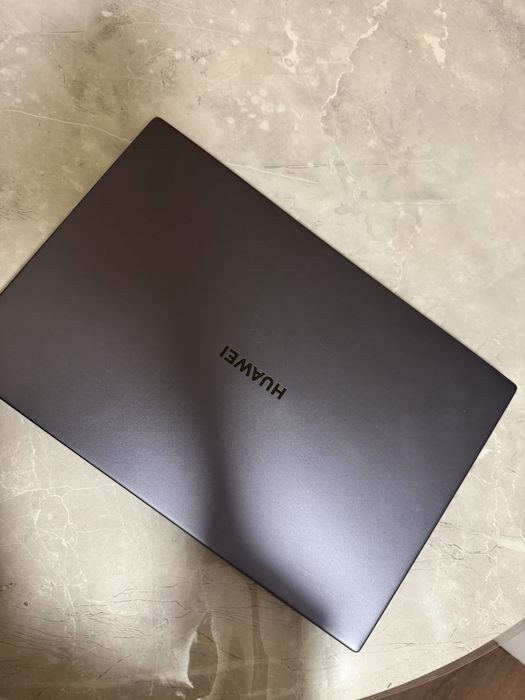 Продам б/у ноутбук Huawei (нерабочий)