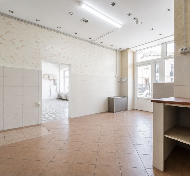 Spațiu comercial de închiriat – Boul Roșu, Arad