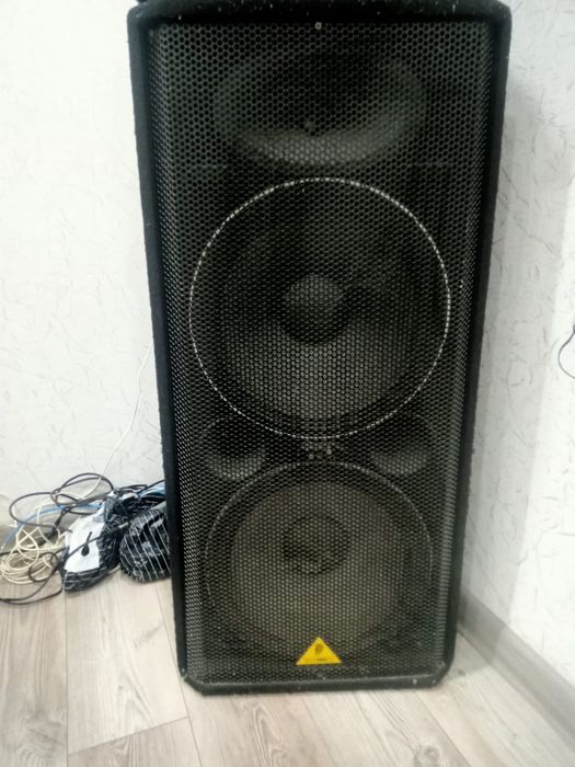 Продается усилитель 3 в 1 , колонки