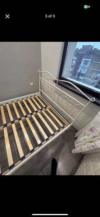 Метално легло с подматрачни рамки