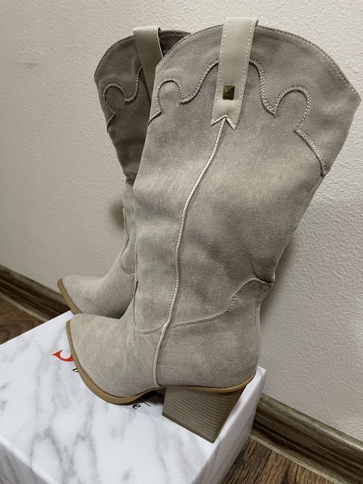 Велурени стилни чизми