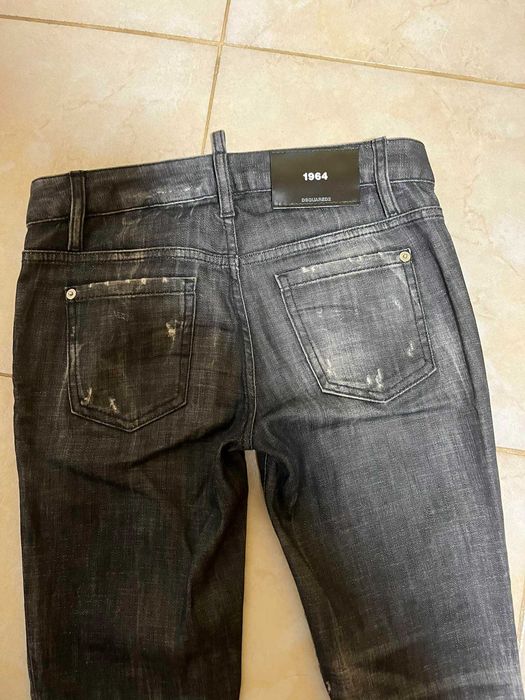 Продавам Dsquared2 дамски оригинални дънки