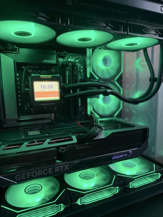 PC Gaming RTX 5070ti R7 9800x3d 32gb
