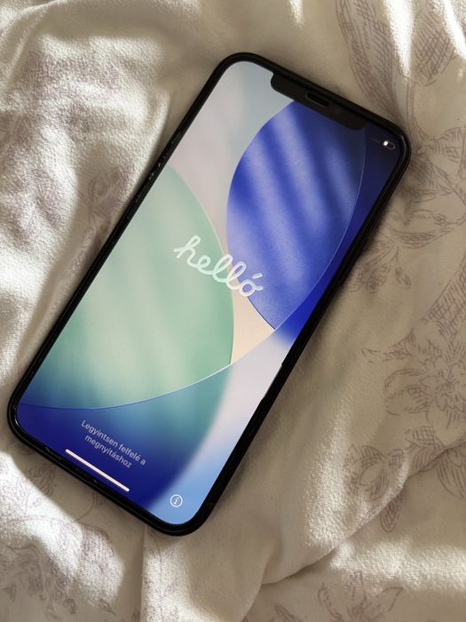 IPhone 12 в отличном состоянии