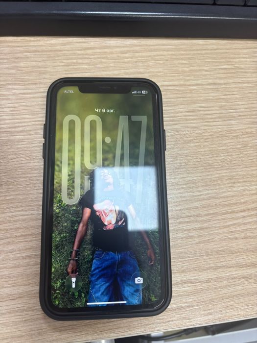 iPhone 11 черного цвета на 64 гб