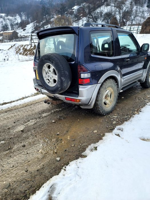 Dezmembrez mitsubishi pajero motor 3.2 cutie automată