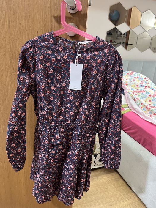 Рокля на Mango,размер 140.Необличана,с етикет