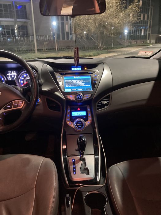 Продам Huyndai Elantra (2013)