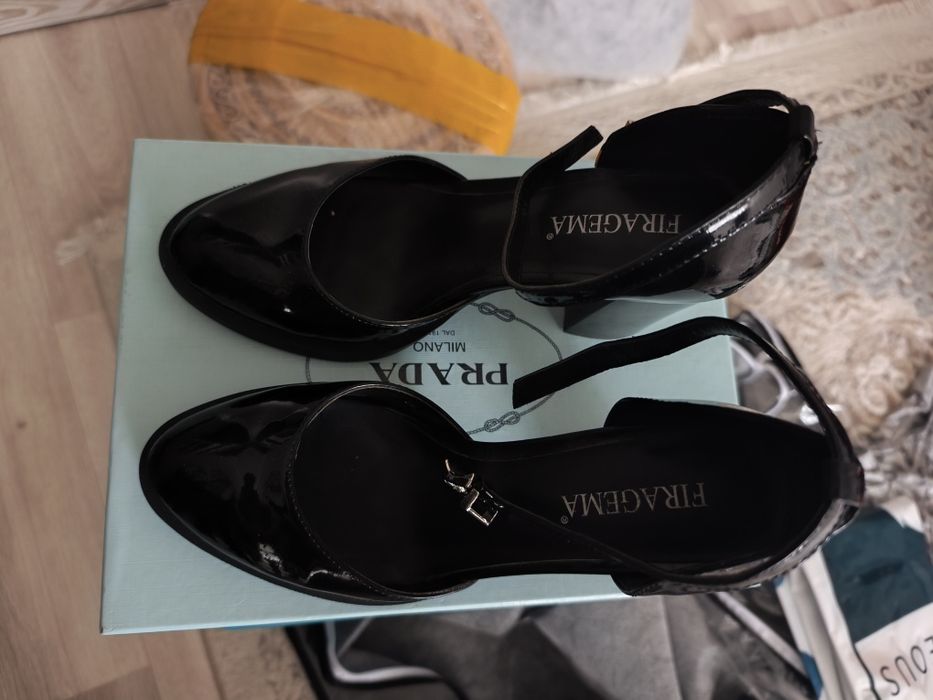 Продам б/у обувь