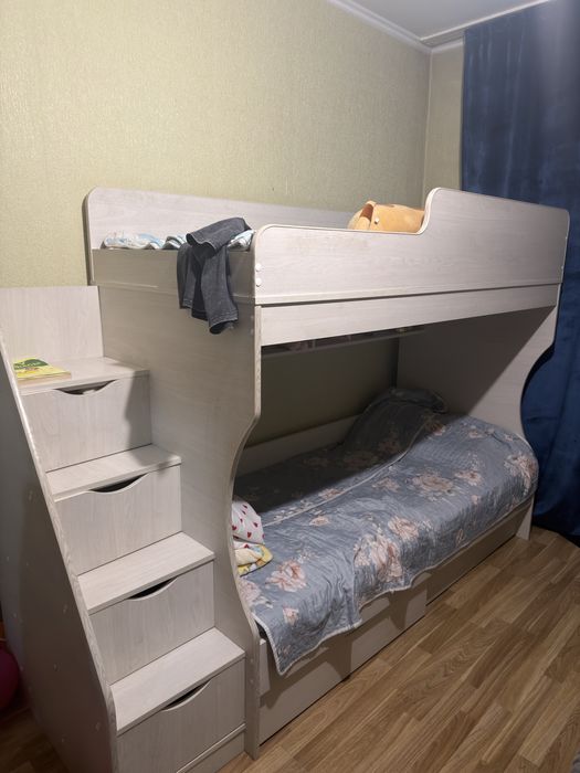 Продается двухъярустная кровать