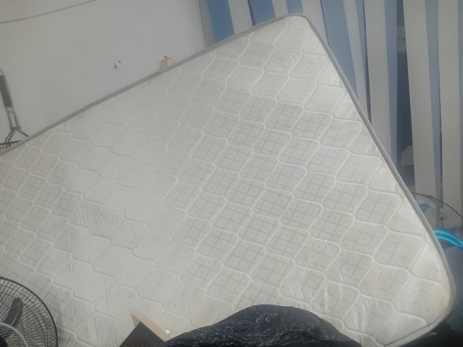 Продам кровать 1.5 спальный