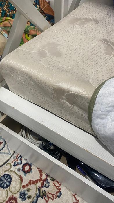 Продам детский кровать домик