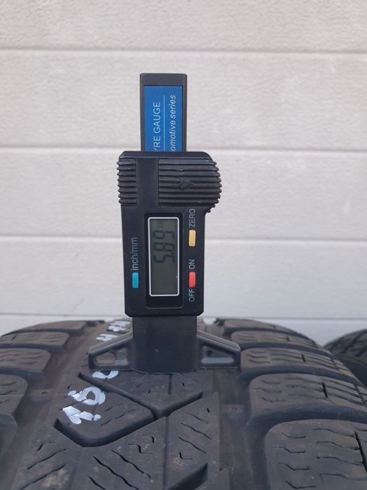 Зимни гуми 4 броя PIRELLI SottoZero3 215 60 R16 дот 4722