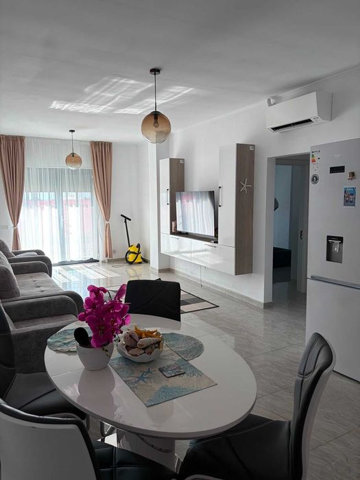 Apartament 3 camere premium in vila, Costinesti | Curte 1.500 mp cu piscina | la 400m de Nibiru