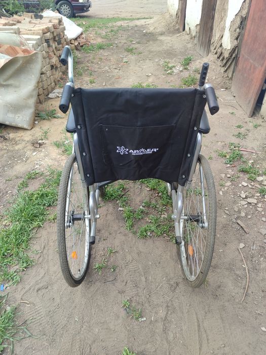 Продается инвалидные коляски с рычагом
