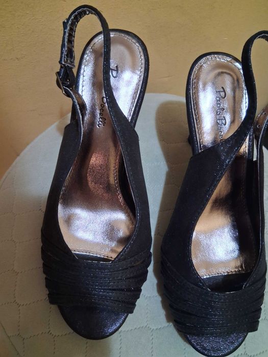 Сандали -чисто нови