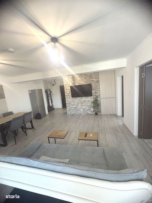 Apartament la casă, cu 4 camere