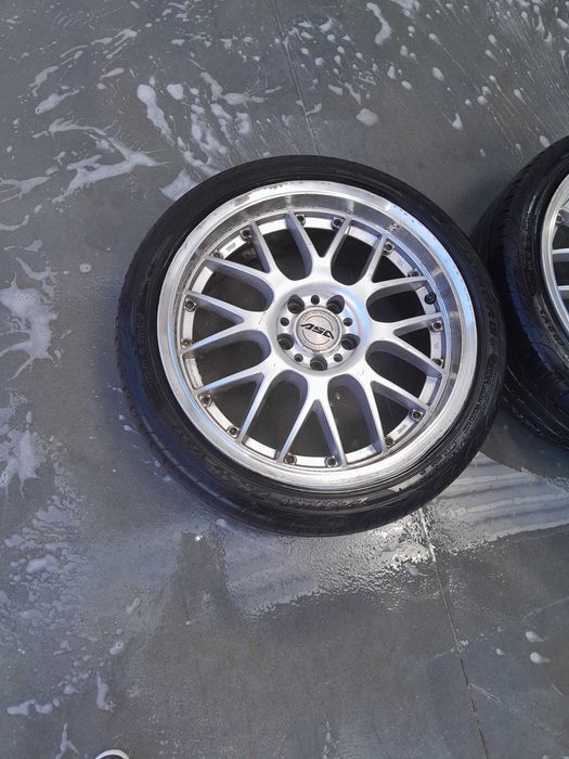 Продавам 4 броя лети джанти , заедно 4 броя гуми