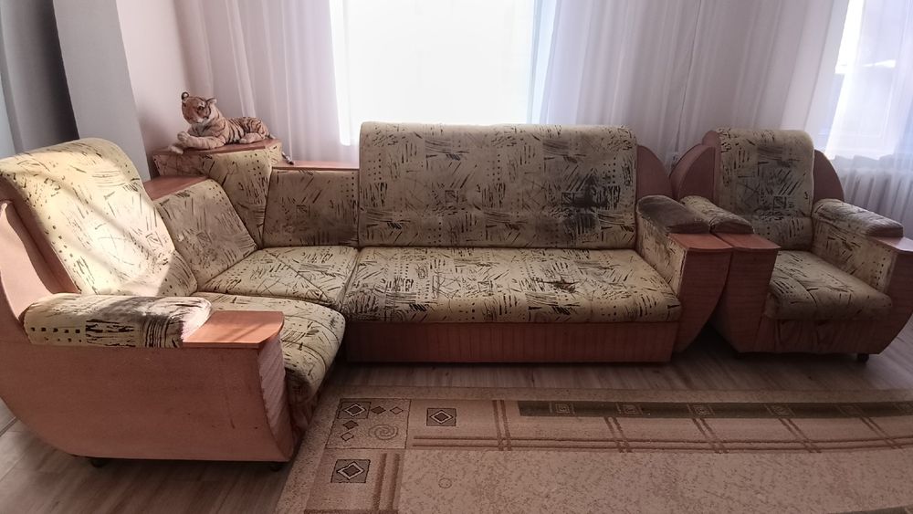 Отдам бесплатно диван и кресло БУ