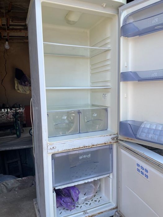 Холодильник Бирюса