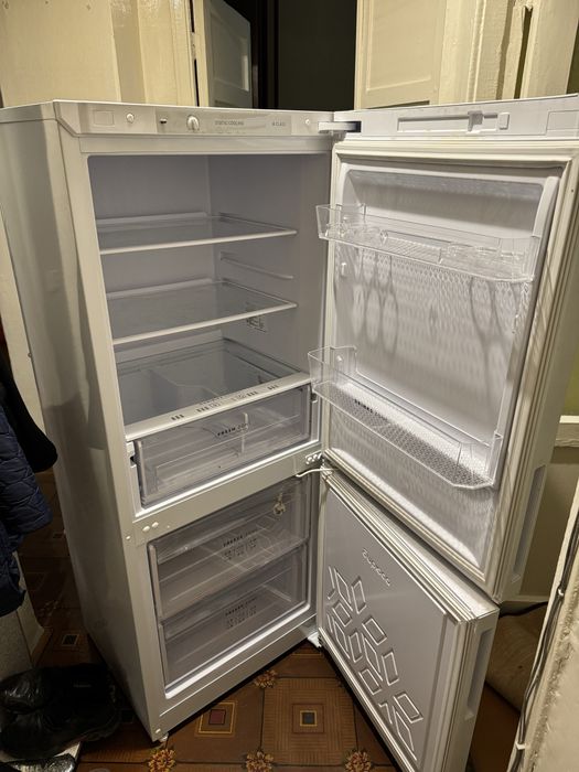 Холодильник бирюса