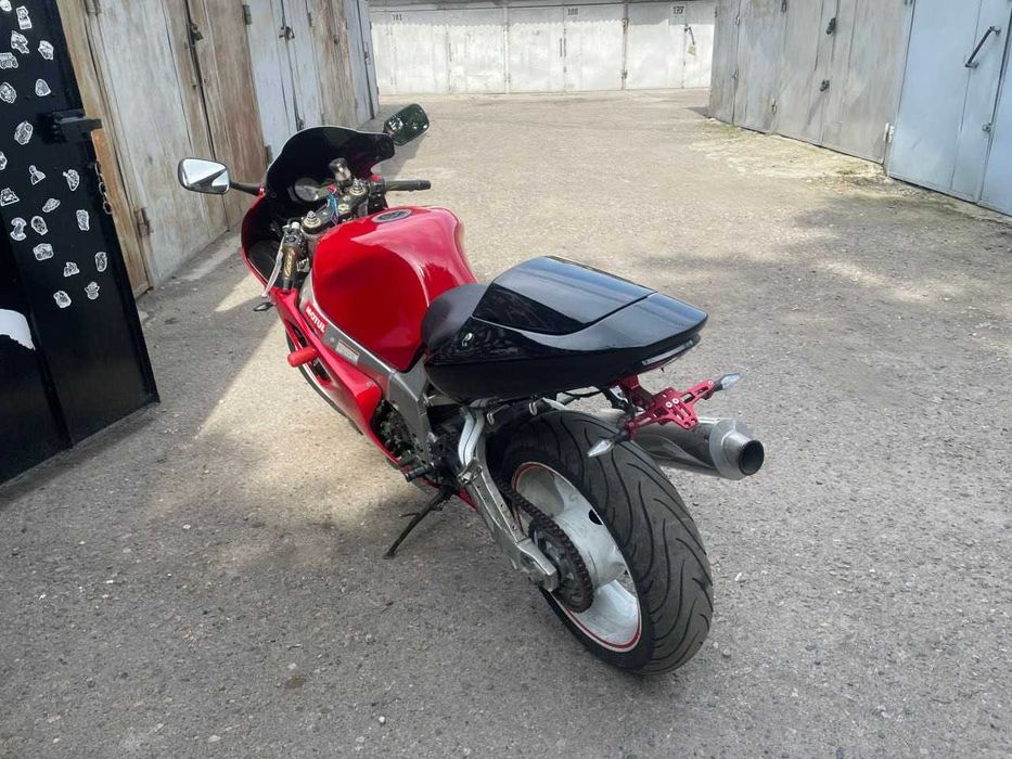 Продаётся Спортбайк suzuki GSX-r K2 750