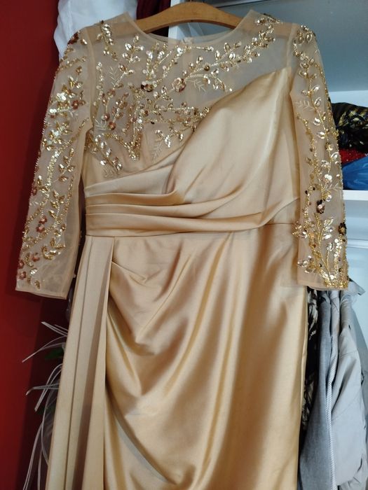 Сребриста рокля с пайети ново