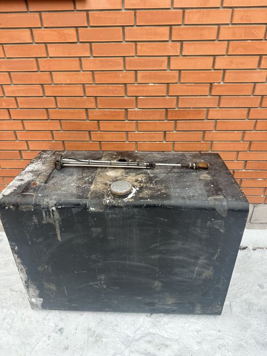 Топливный бак 700 литров