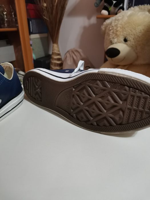 Tenisi Converse in stare excelenta