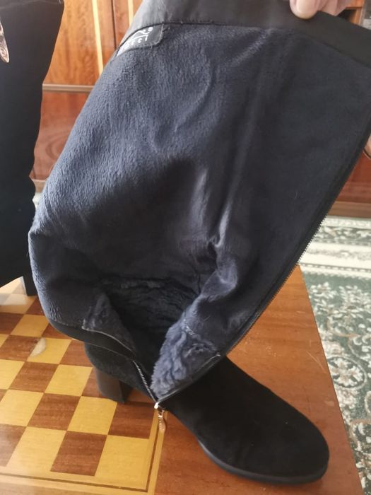 Продам сапоги замшевые