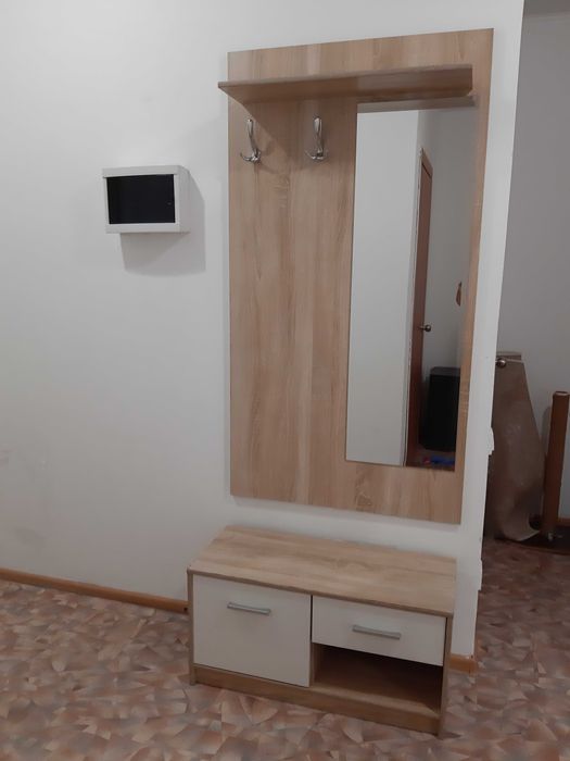 Прихожая с зеркалом