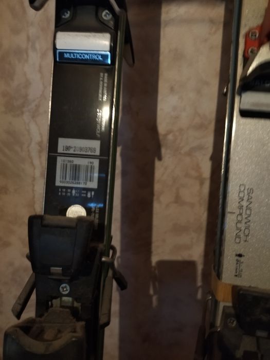 Продават се  ски Atomic