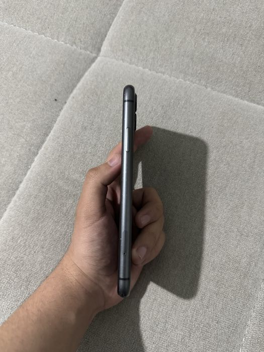 Срочно продаю Айфон 11