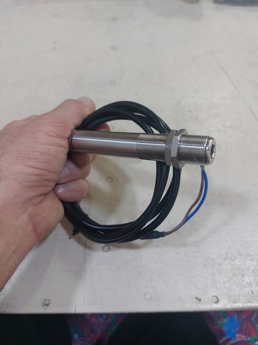 Продается инфракрасный термодатчик для промышленных оборудований.