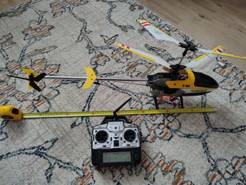 Vând  elicopter 12V
