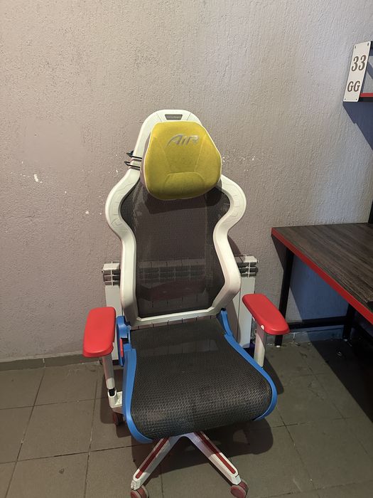 Продам Игровые кресла Dx racer air