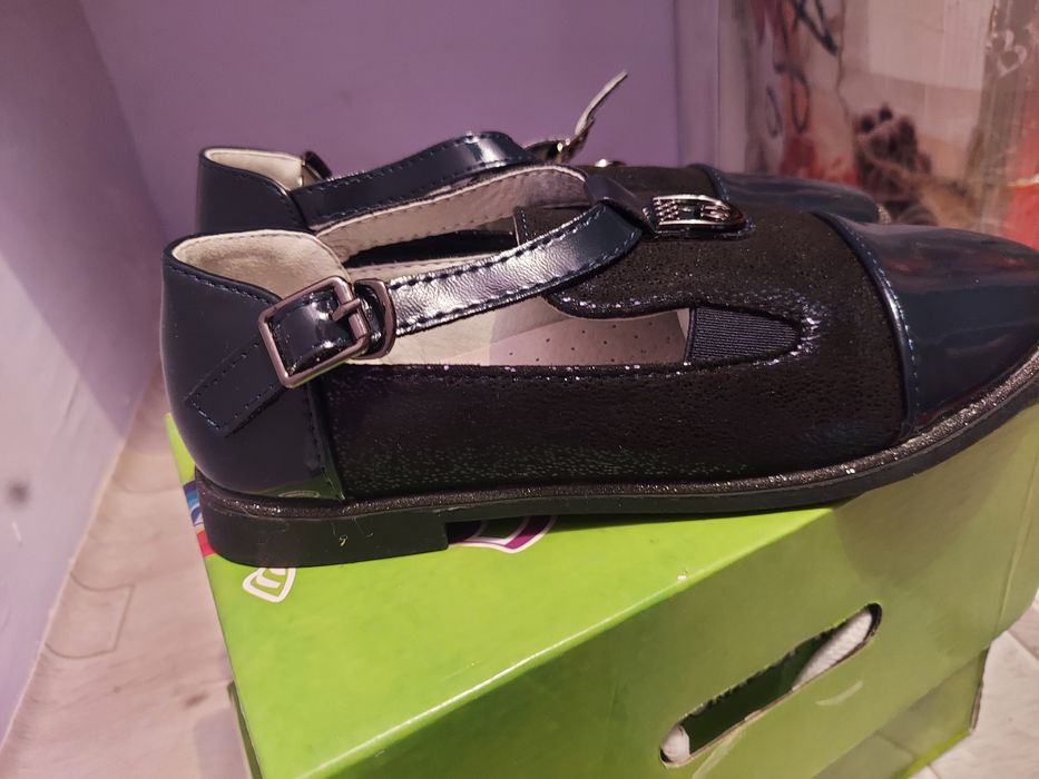 Детская обувь новая 34р,32р