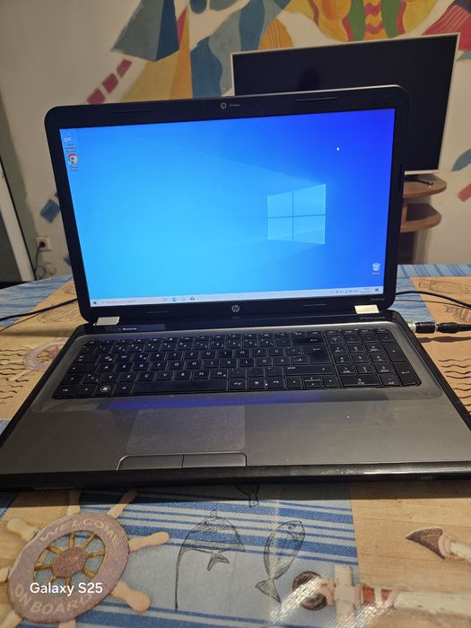 лаптоп HP Pavilion g7