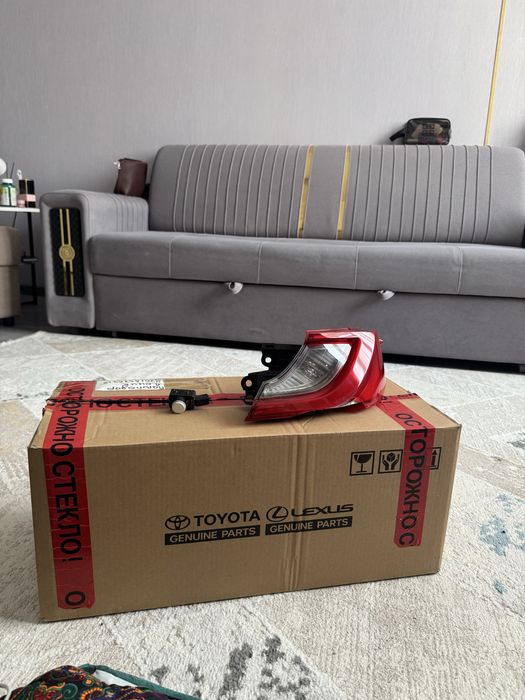 Задний фонарь камри 80